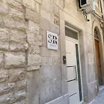 Saint Roger Via San Ruggiero N8 *