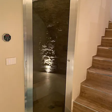 Saint Roger Apartment