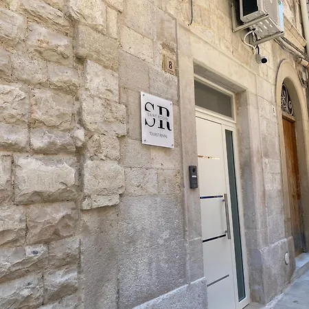 Saint Roger Via San Ruggiero N8 *