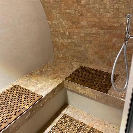 Saint Roger Via San Ruggiero N8